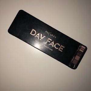 Day face pro fusion make up palette